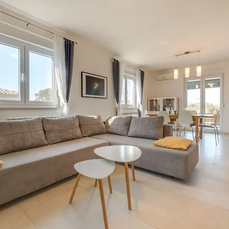 Cera Fuer 8 Personen In Holiday home *